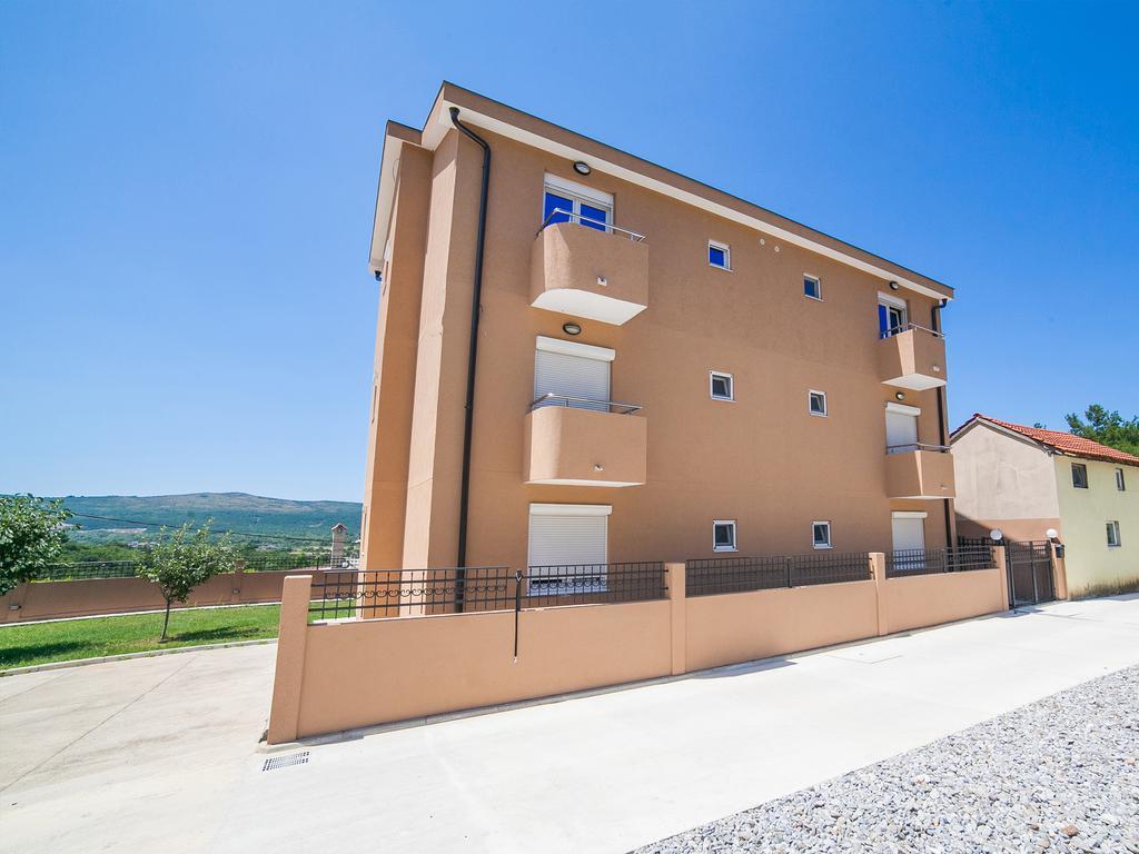 Apartments Urban Wild Kotor Bagian luar foto