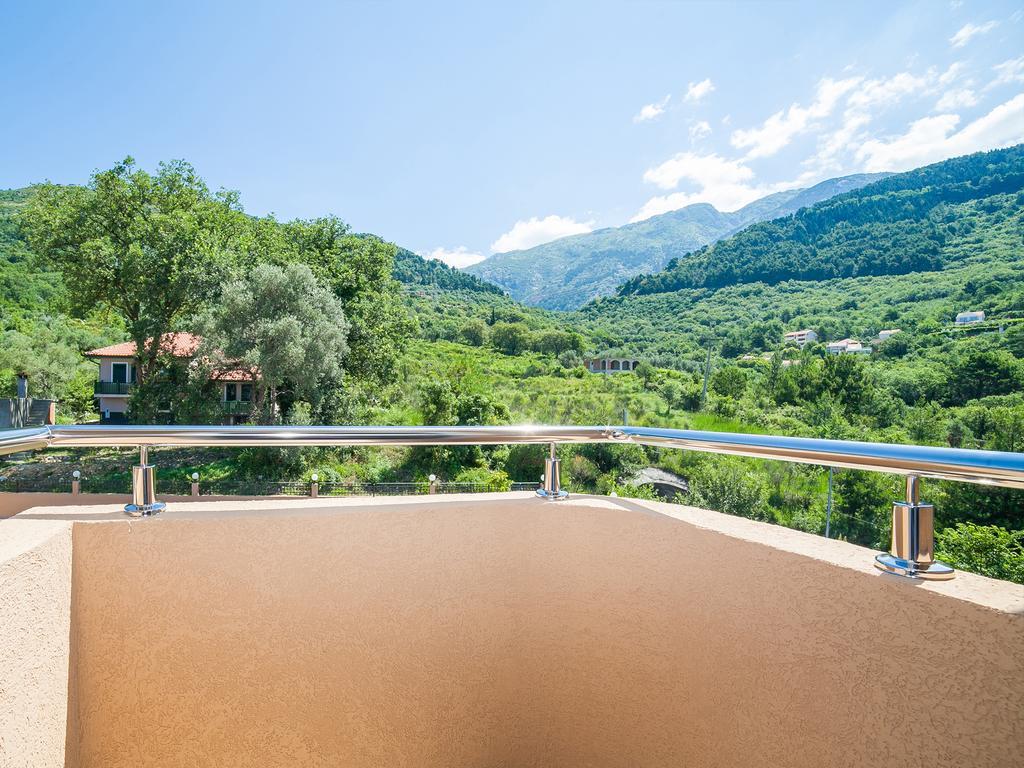 Apartments Urban Wild Kotor Bagian luar foto